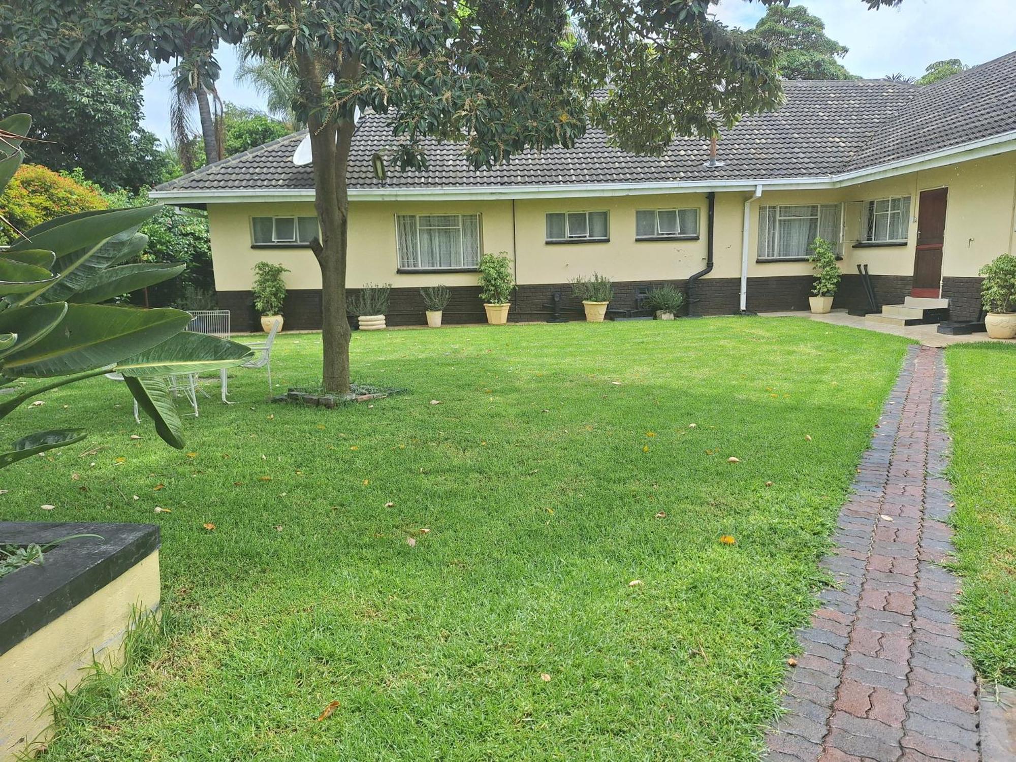 Charming 6-Bed House With Swimming Pool In Harare Villa Exterior photo